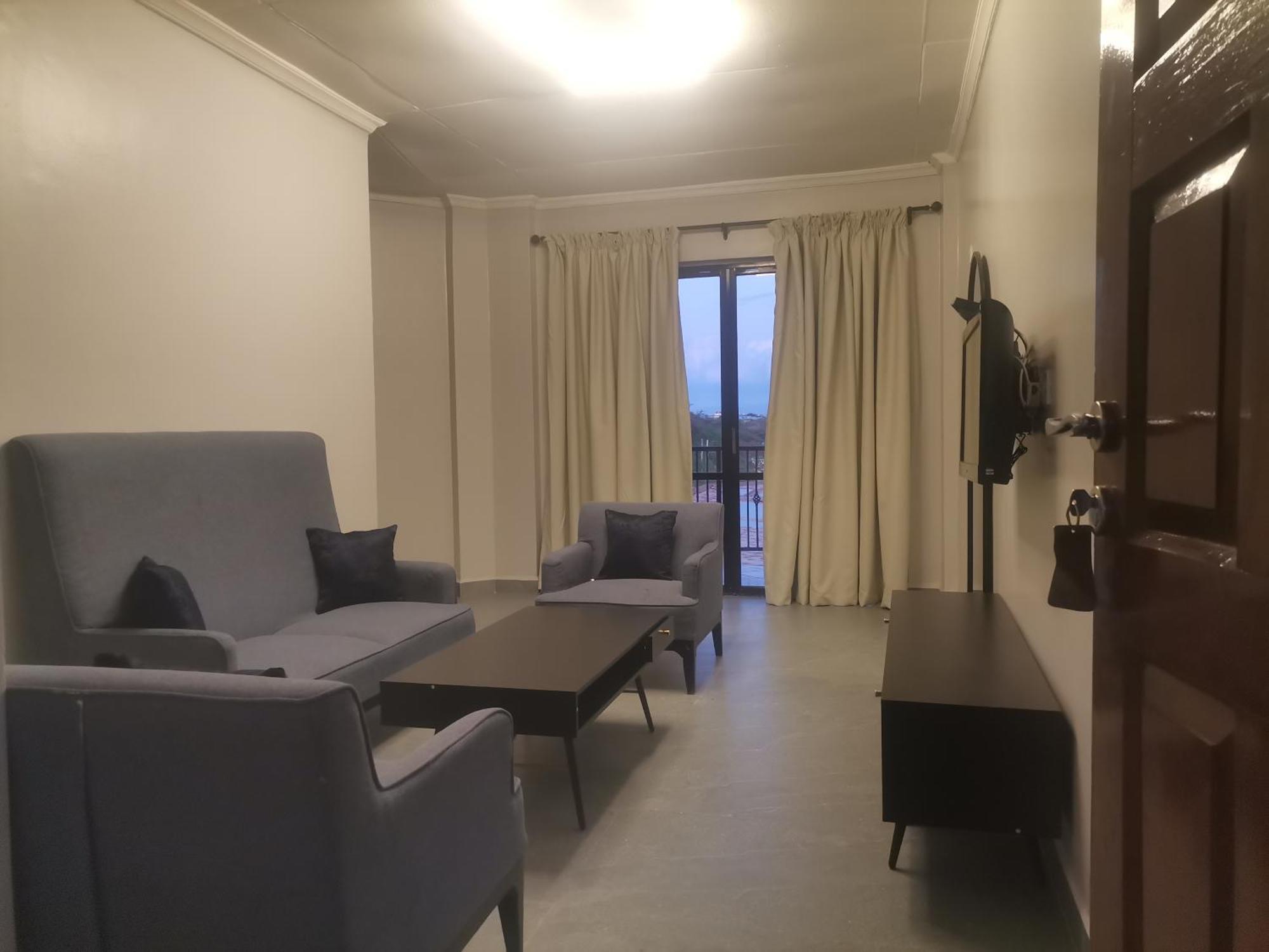 Iman Hotel Isiolo Екстериор снимка