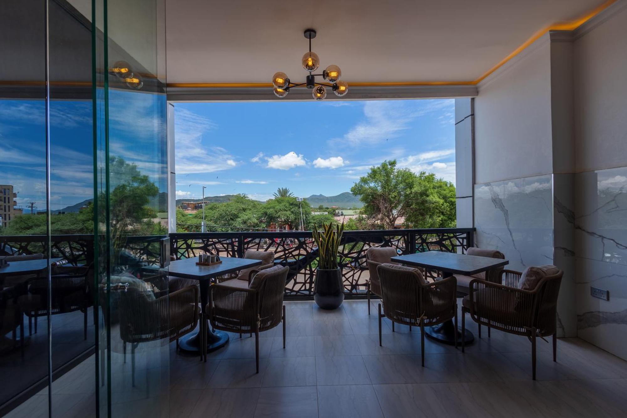 Iman Hotel Isiolo Екстериор снимка