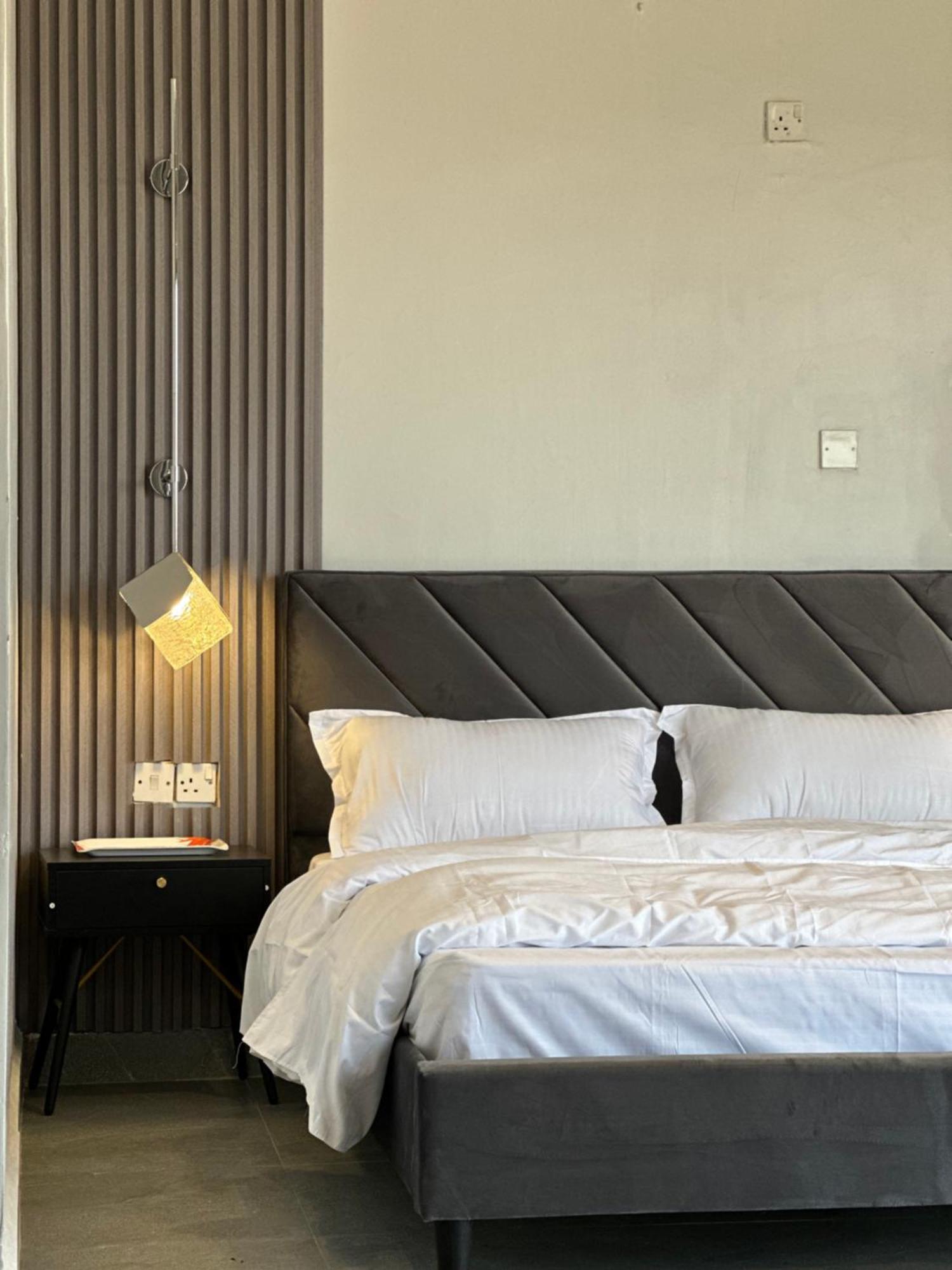 Iman Hotel Isiolo Екстериор снимка