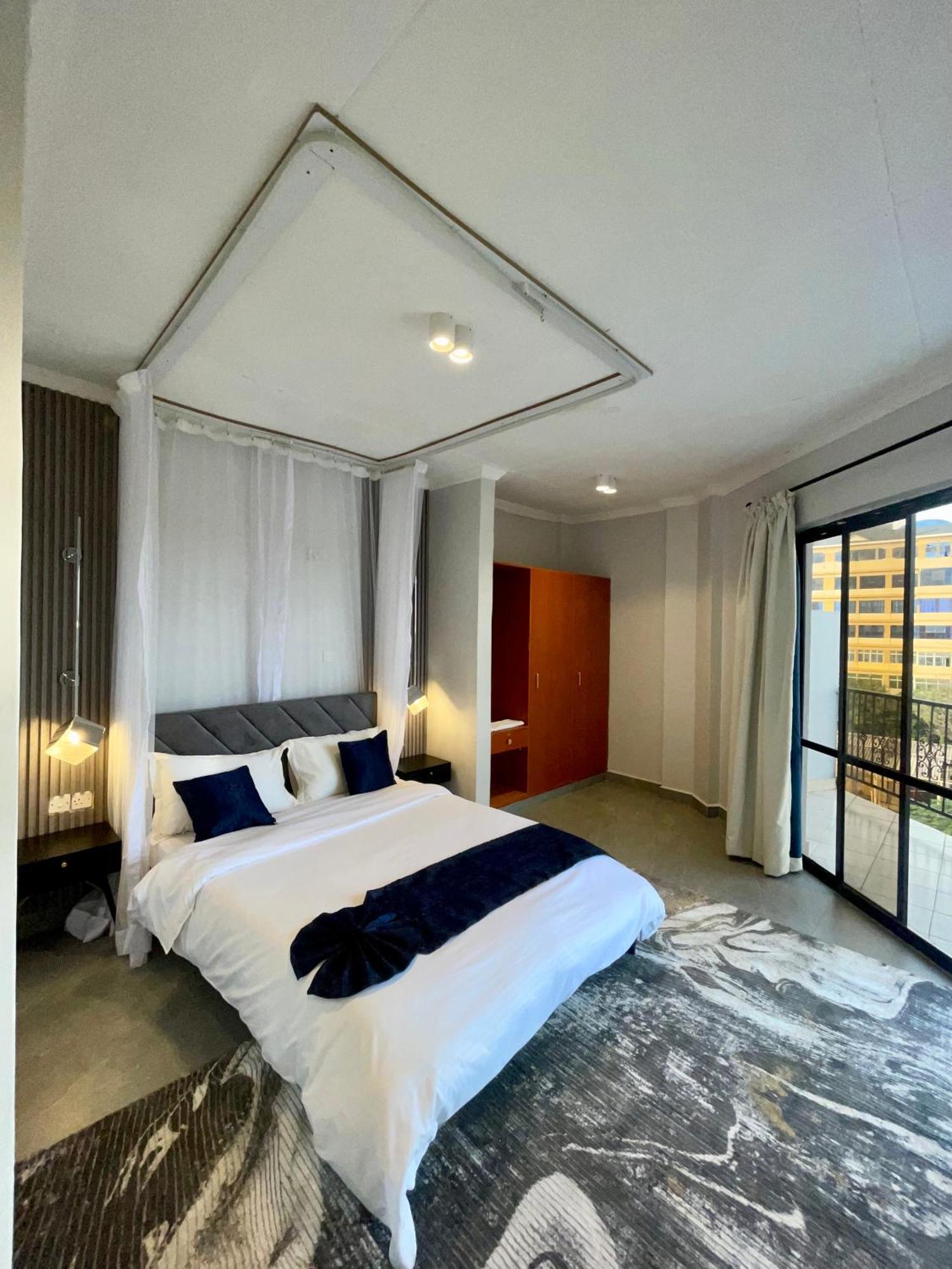 Iman Hotel Isiolo Екстериор снимка