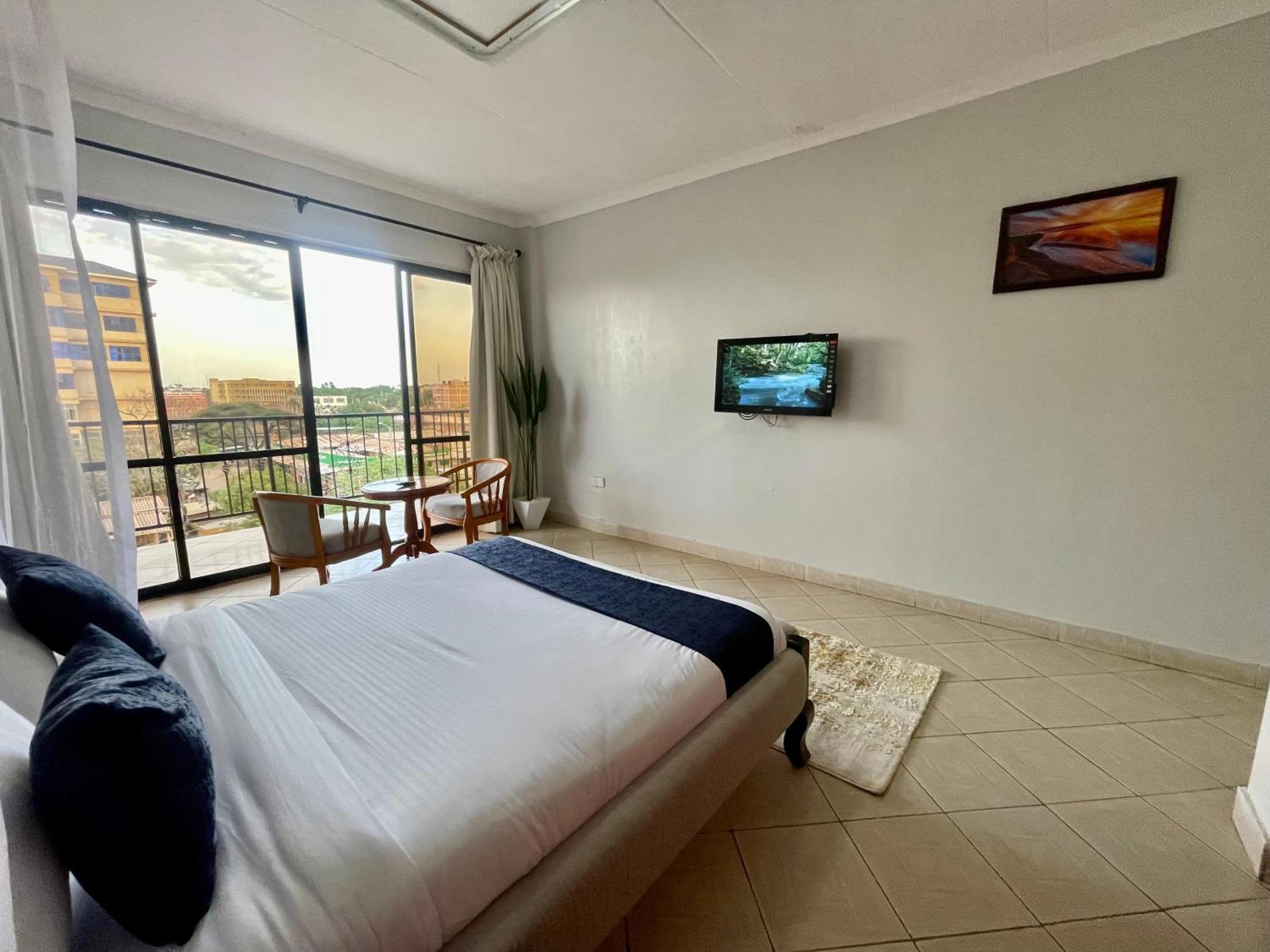 Iman Hotel Isiolo Екстериор снимка