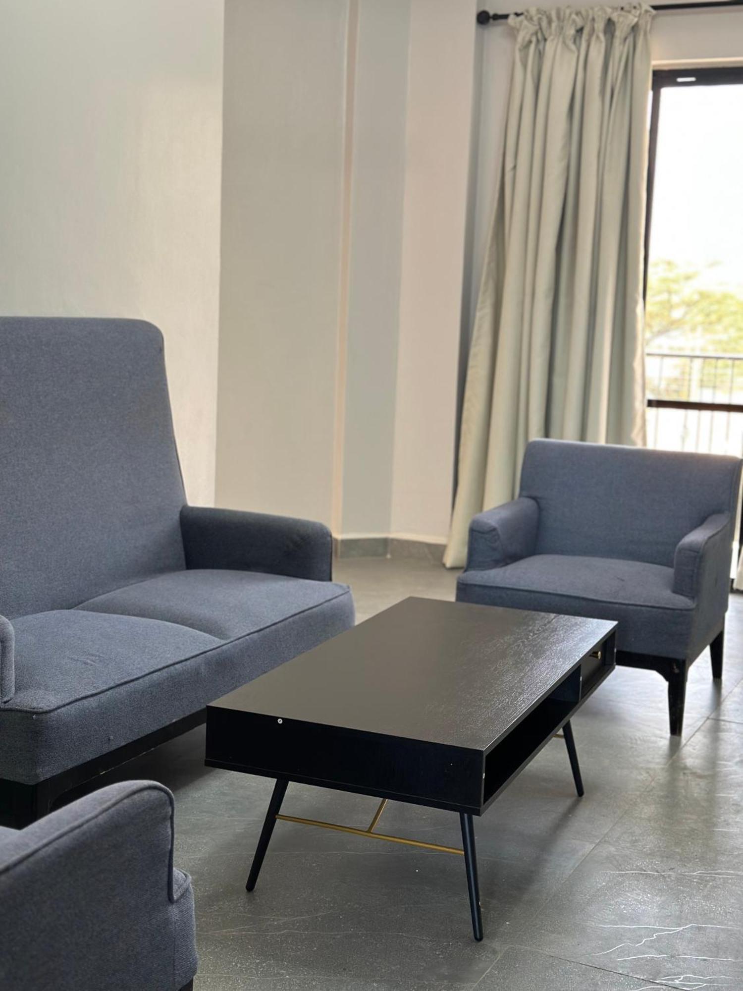 Iman Hotel Isiolo Екстериор снимка