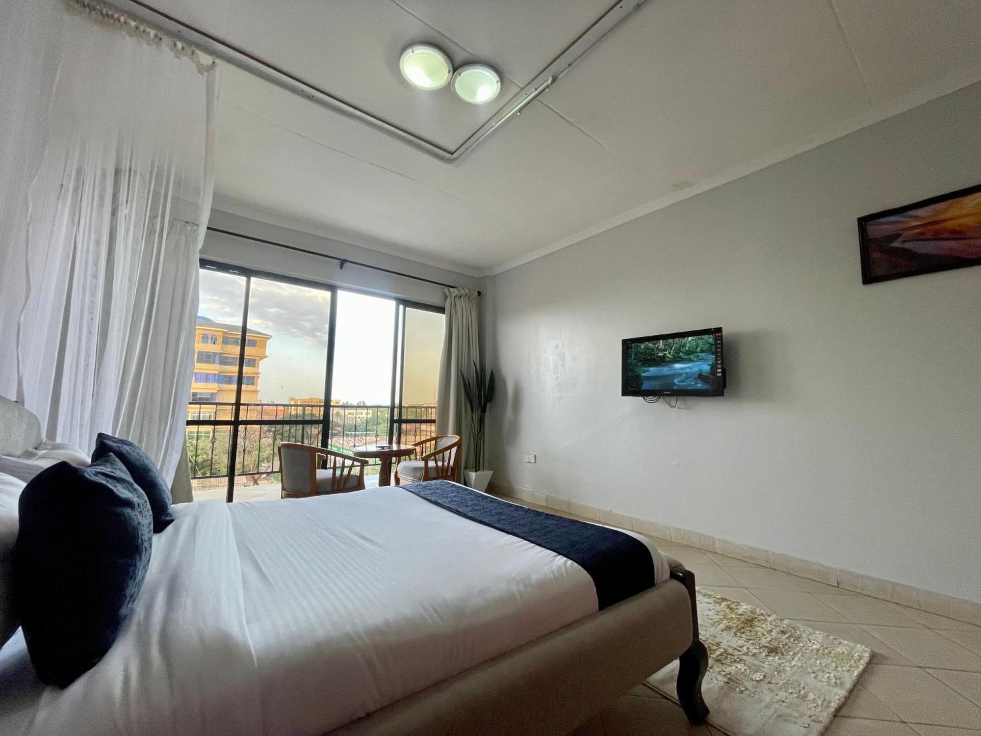 Iman Hotel Isiolo Екстериор снимка