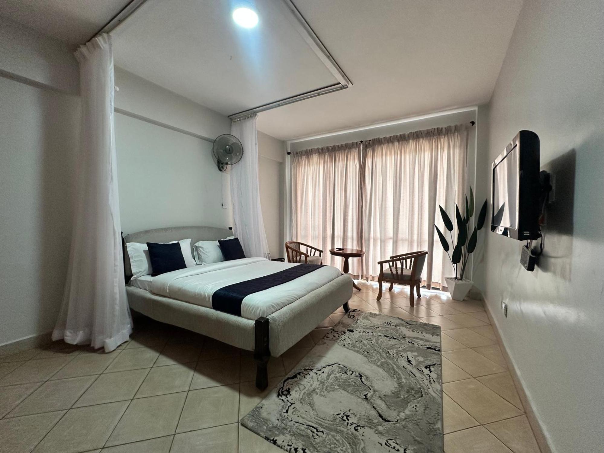 Iman Hotel Isiolo Екстериор снимка