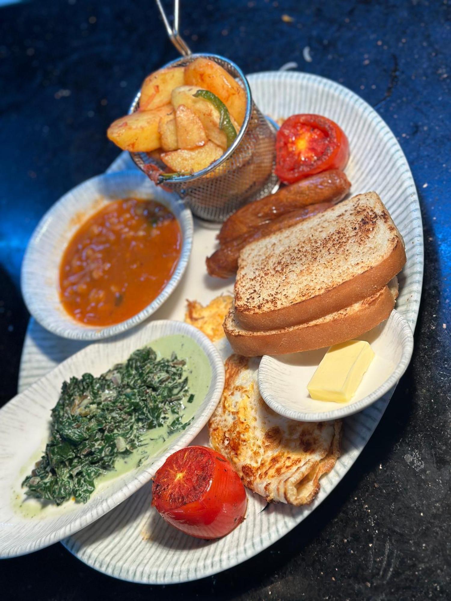 Iman Hotel Isiolo Екстериор снимка